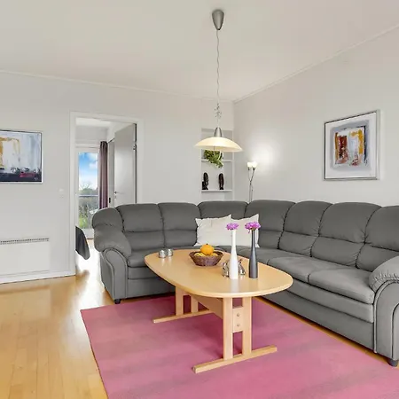 Dom wakacyjny 2 Bedroom Stunning In *